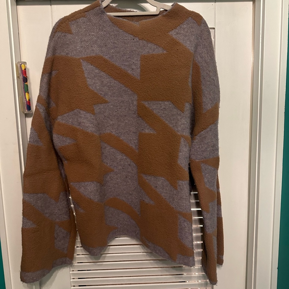 Women’s Camel and Lavender Houndstooth Sweater